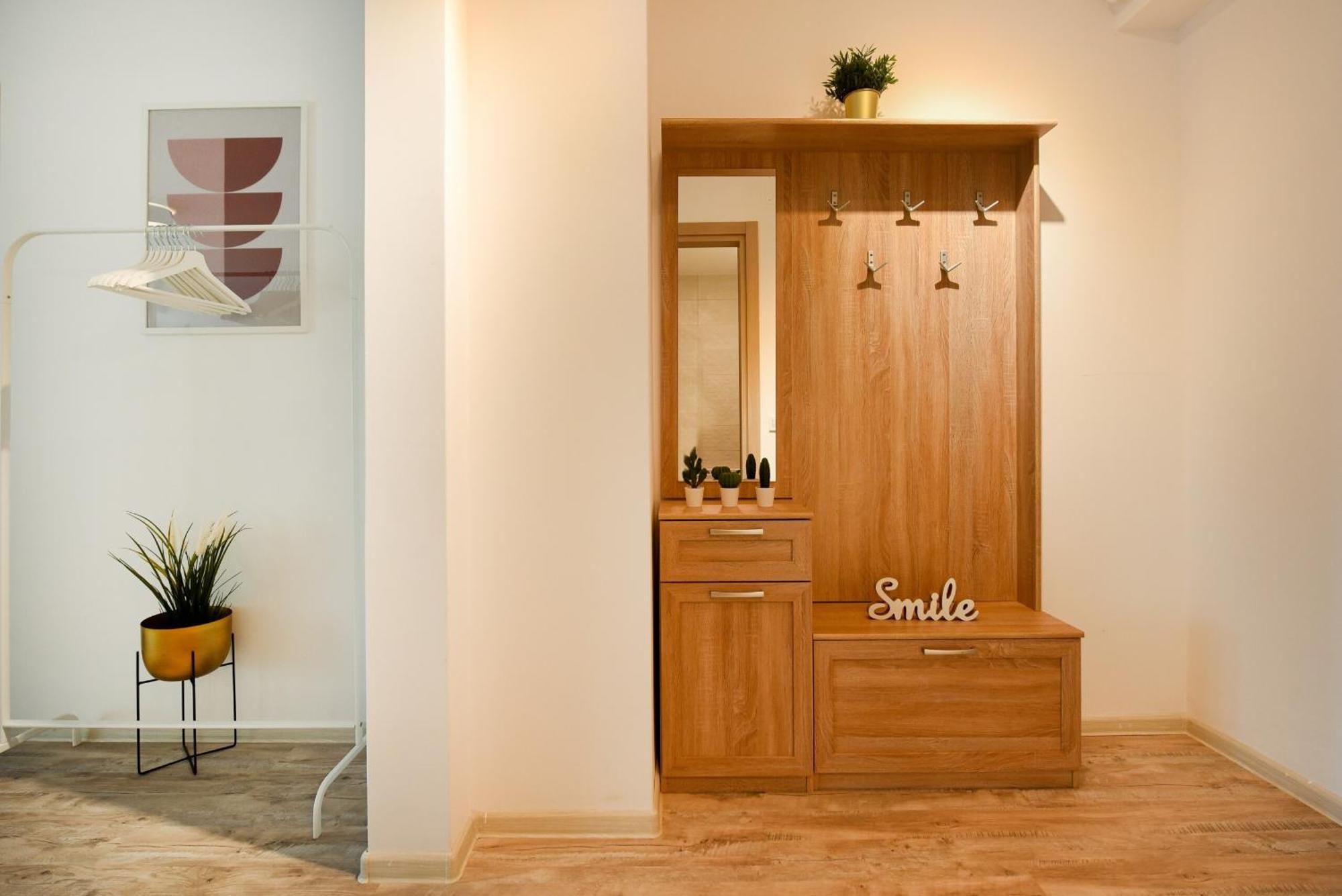 Modern In Nerva Traian - Contemporary Living At Its Finest Appartamento